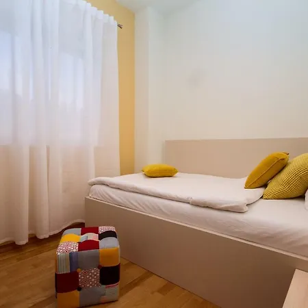 Villa Luxury Lovric Heated Pool, Jacuzzi, Sauna, Private Tavern, 8 Person *
